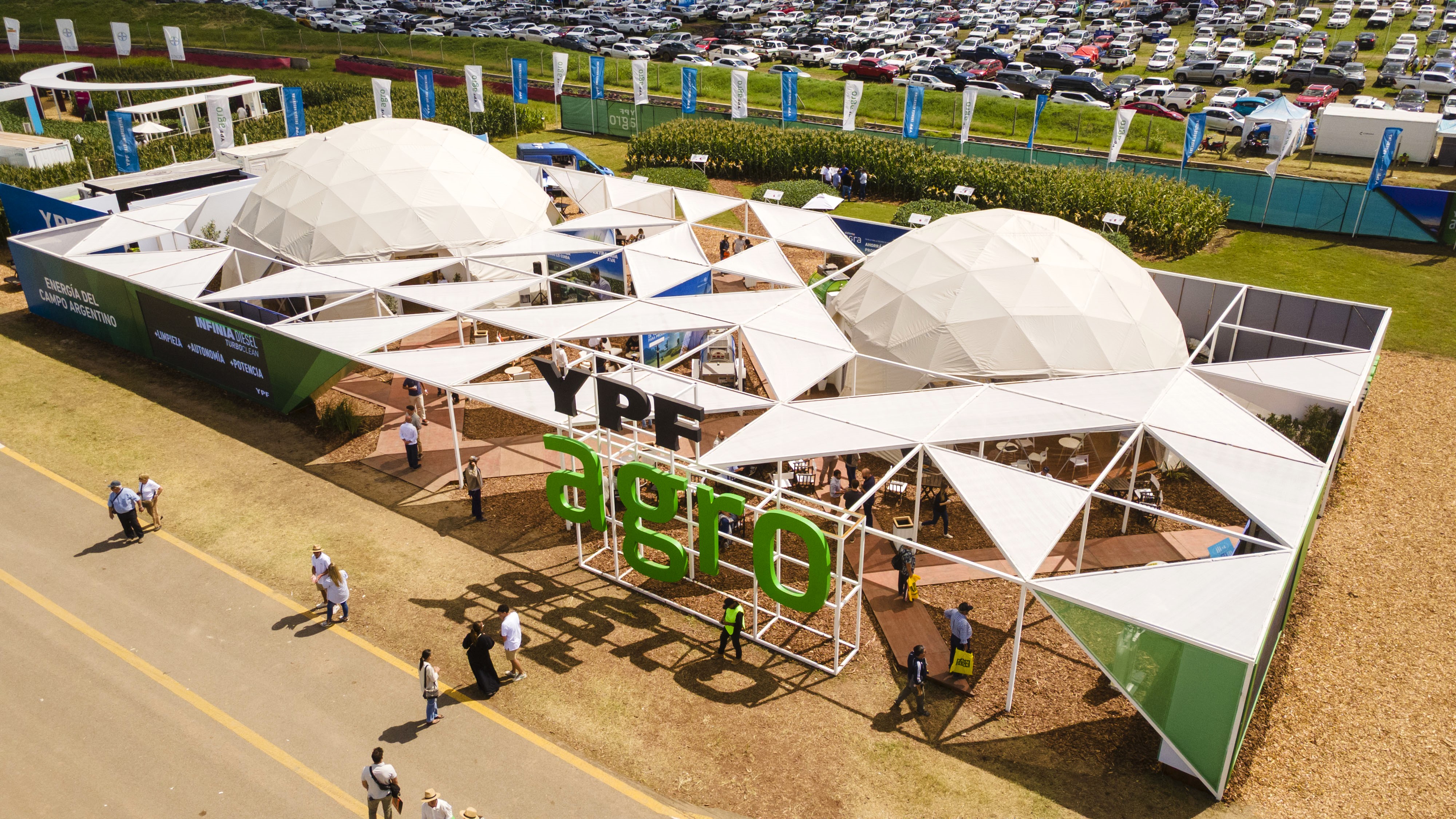 YPF, Buenos Aires, Argentina, 2025